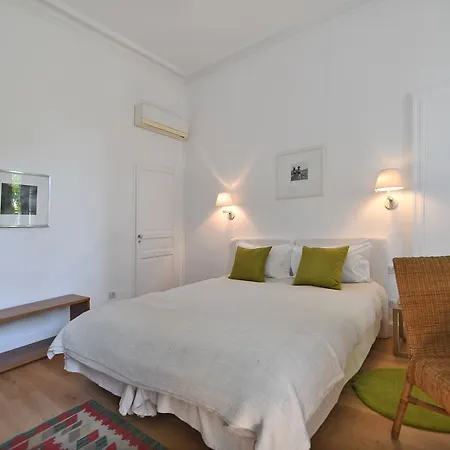 La Merci, D'hotes *